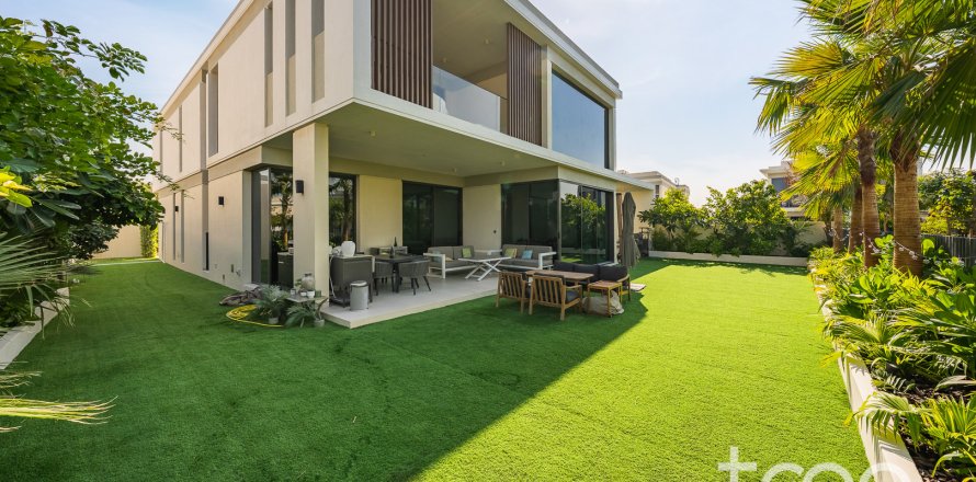 Villa à Tilal Al Ghaf, Dubai, EAU: 5 chambres, 527.41 m2 № 733040