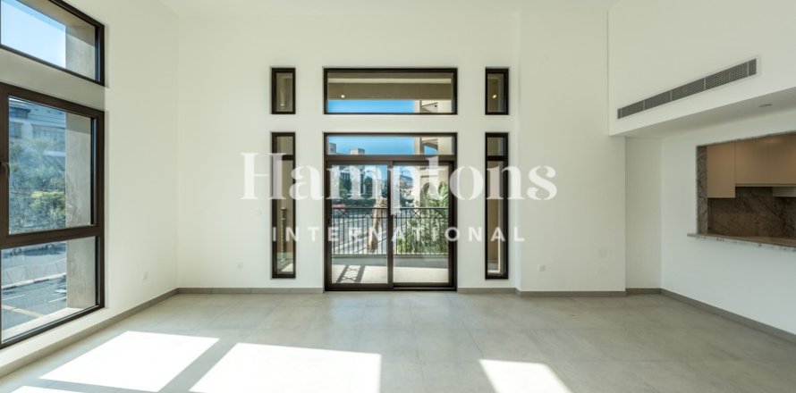 Appartamento a Umm Suqeim, Dubai, EAU 2 camere da letto, 141.96 mq. № 699145