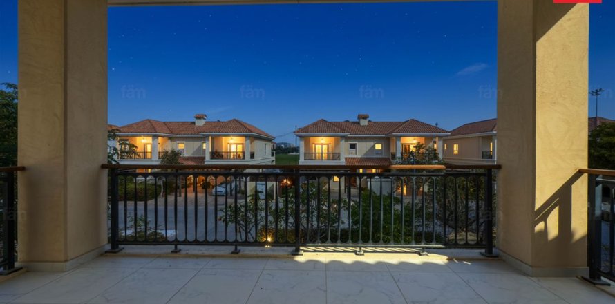 Willa w Dubai, ZEA 4 sypialnie, 386.7 mkw. nr 687441