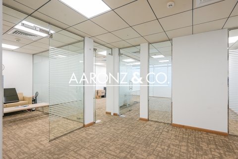 Ured u gradu Jumeirah Lake Towers, Dubai, UAE 156.9 m2 Br. 670656 - Slika 10