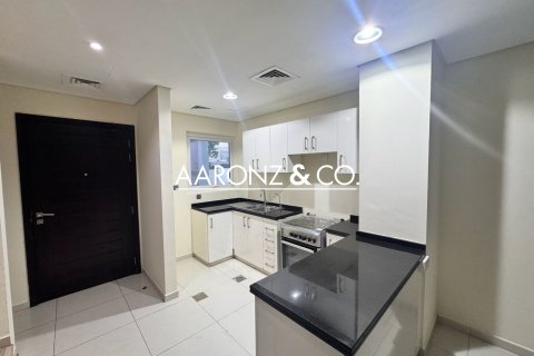 Villa en alquiler en Dubai, EAU 3 dormitorios, 165 m2 № 670655 - foto 14