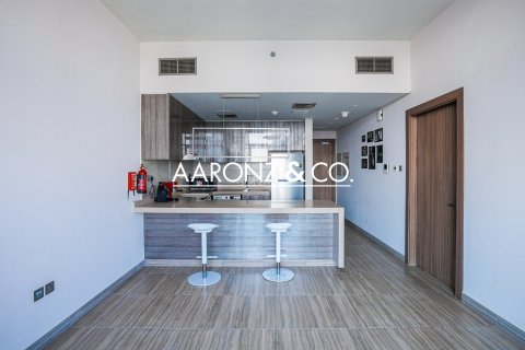 Διαμέρισμα σε Jumeirah Lake Towers, Dubai, ΗΑΕ 1 υπνοδωμάτιο, 69.8 τ.μ. Αρ. 670718 - φωτογραφία 1