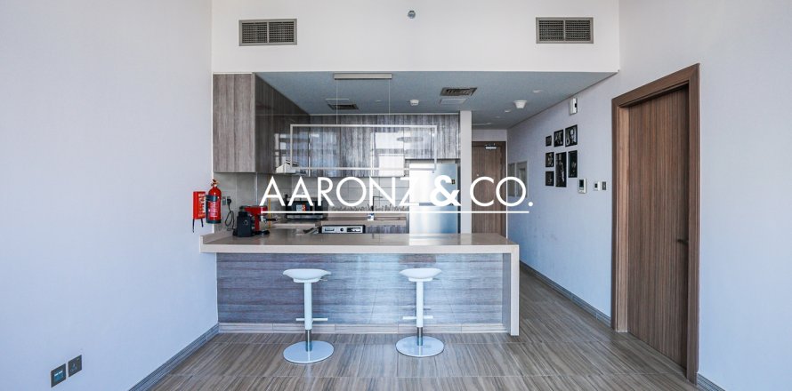 Διαμέρισμα σε Jumeirah Lake Towers, Dubai, ΗΑΕ 1 υπνοδωμάτιο, 69.8 τ.μ. Αρ. 670718