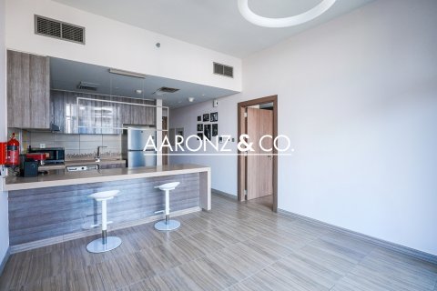 Διαμέρισμα σε Jumeirah Lake Towers, Dubai, ΗΑΕ 1 υπνοδωμάτιο, 69.8 τ.μ. Αρ. 670718 - φωτογραφία 3