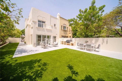 Villa itt: The Springs, Dubai, EAE, 4 hálószoba, 219 m², azonosító: 626159 - fénykép 1