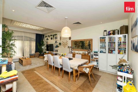 Rumah bandar di Dubai, UAE 4 bilik tidur, 309.4 meter persegi № 612528 - foto 2