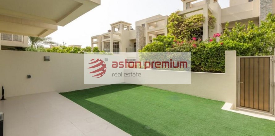 Kaupunkipientalo Meydan, Dubai, Arabiemiraatit 3 makuuhuonetta, 235.2 m2 № 670398