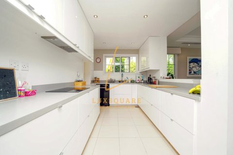 Βίλα σε Jumeirah Golf Estates, Dubai, ΗΑΕ 5 υπνοδωμάτια, 903 τ.μ. Αρ. 670432 - φωτογραφία 3