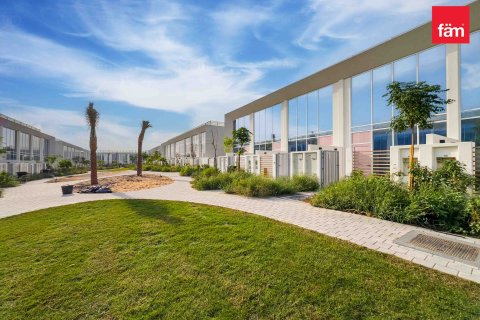 تاون هاوس للبيع في دبي، الإمارات العربية المتحدة 1 غرفة نوم ، 52.9 متر مربع ، رقم 659271 - صورة 12