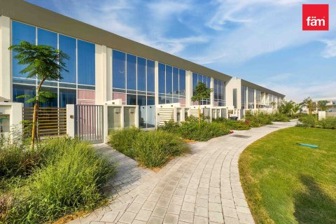 تاون هاوس للبيع في دبي، الإمارات العربية المتحدة 1 غرفة نوم ، 52.9 متر مربع ، رقم 659271 - صورة 1