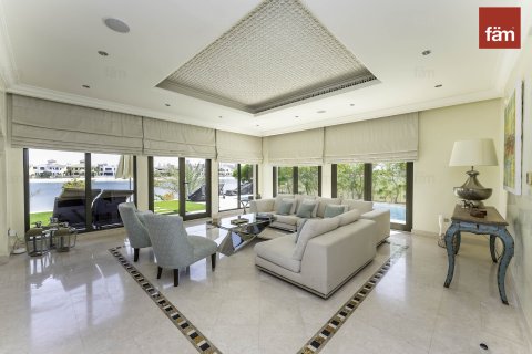 Vila v Palm Jumeirah, Dubai, SAE 4 ložnice, 657.7 m² Č.: 580932 - fotografie 1