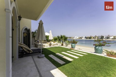 Vila v Palm Jumeirah, Dubai, SAE 4 ložnice, 657.7 m² Č.: 580932 - fotografie 2