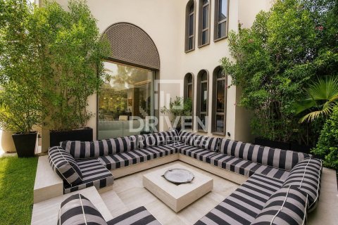 Vila v Jumeirah Islands, Dubai, SAE 4 ložnice, 1001.68 m² Č.: 762718 - fotografie 28