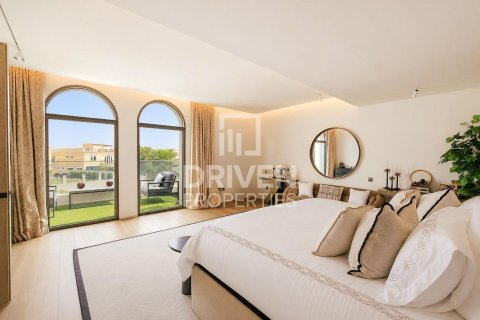 Vila v Jumeirah Islands, Dubai, SAE 4 ložnice, 1001.68 m² Č.: 762718 - fotografie 15