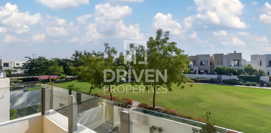 Villa sa Reem, Dubai, UAE 3 silid-tulugan, 220 sq.m. № 683410