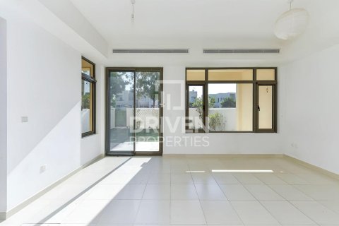Villa sa Reem, Dubai, UAE 3 silid-tulugan, 220 sq.m. № 683410 - larawan 5