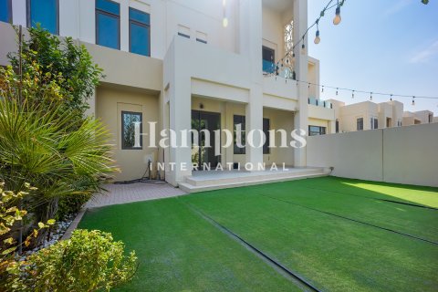 Снять в аренду таунхаус в Арабиан Ранчес, Дубай, ОАЭ 4 спальни, 228.91020491м2, № 657114 - фото 1