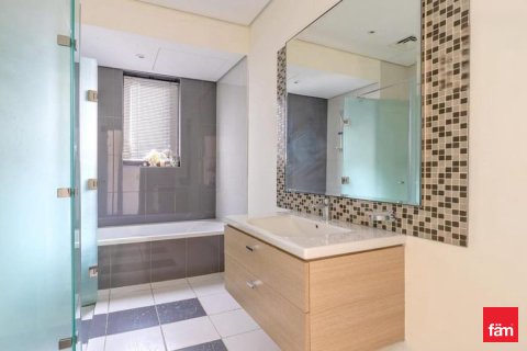 Rumah bandar di Dubai, UAE 3 bilik tidur, 253 meter persegi № 645552 - foto 7