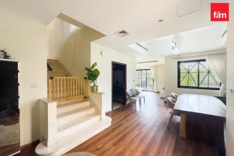 Villa in Reem, Dubai, UAE 4 bedrooms, 329.4 sq.m. № 702585 - photo 11
