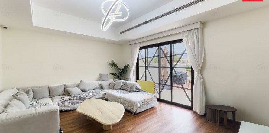 Villa in Reem, Dubai, UAE 4 bedrooms, 329.4 sq.m. № 702585