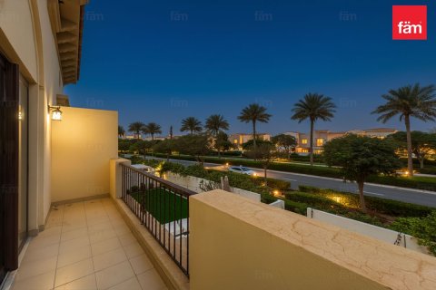 Villa in Reem, Dubai, UAE 4 bedrooms, 329.4 sq.m. № 702585 - photo 26
