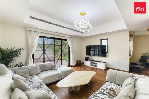 Villa in Reem, Dubai, UAE 4 bedrooms, 329.4 sq.m. № 702585 - photo 16