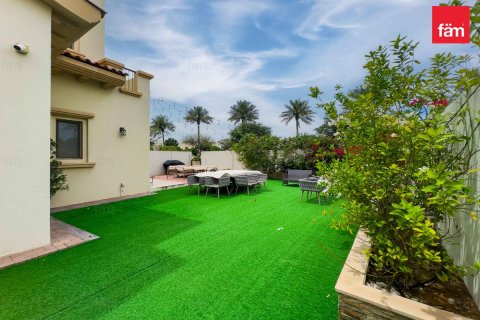 Villa in Reem, Dubai, UAE 4 bedrooms, 329.4 sq.m. № 702585 - photo 9
