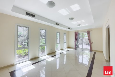 Dubai, संयुक्त अरब अमीरात में विला, 3 बेडरूम, 541.8 वर्ग मीटर, संख्या 678384 - फ़ोटो 8