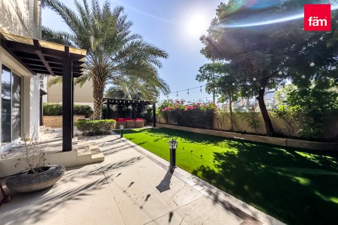 Dubai, संयुक्त अरब अमीरात में विला, 3 बेडरूम, 541.8 वर्ग मीटर, संख्या 678384 - फ़ोटो 3