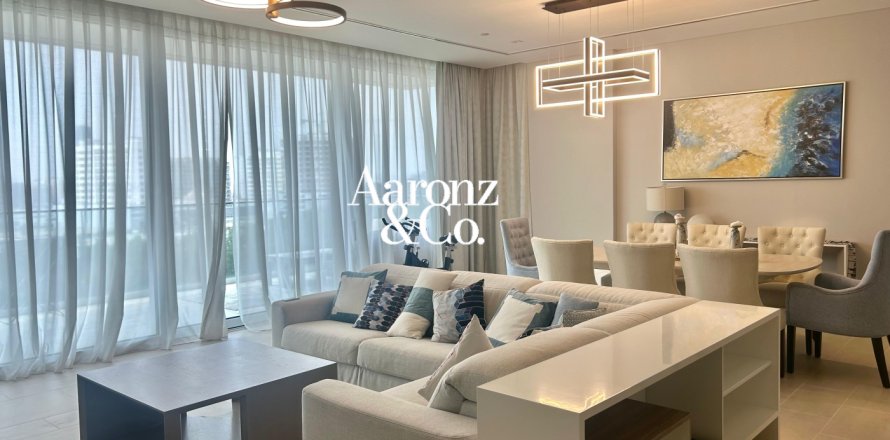 Apartment in Al Barari, Dubai, UAE 2 bedrooms, 247 sq.m. № 691756