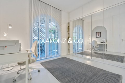 Apartemen di Jumeirah Village Circle, Dubai, UEA 2 kamar tidur, 108 m2 nomor 691755 - foto 7