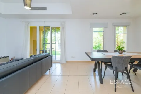Vila u gradu Arabian Ranches, Dubai, UAE 2 spavaće sobe, 175 m2 Br. 737883 - Slika 2