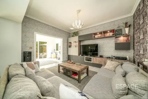 Müüa villa asukohaga Meadows, Dubai, AÜE: 3 magamistoaga, 287 m² Nr 737882 - pilt 2