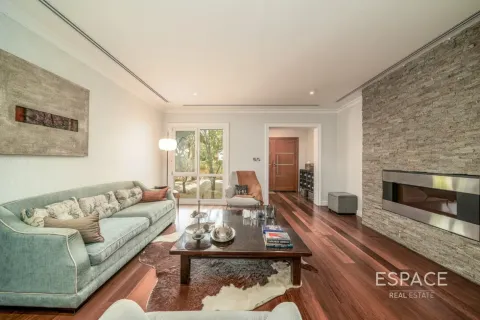 Müüa villa asukohaga Meadows, Dubai, AÜE: 3 magamistoaga, 287 m² Nr 737882 - pilt 3