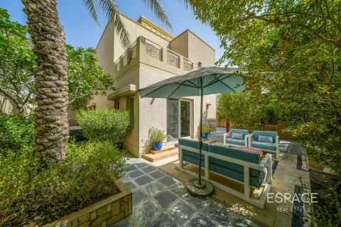 Müüa villa asukohaga Meadows, Dubai, AÜE: 3 magamistoaga, 287 m² Nr 737882 - pilt 18