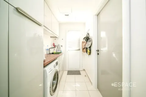 Müüa villa asukohaga Meadows, Dubai, AÜE: 3 magamistoaga, 287 m² Nr 737882 - pilt 17