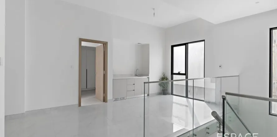 Villa asukohaga Al Furjan, Dubai, AÜE: 4 magamistoaga, 323 m² Nr 738170