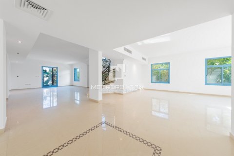 Villa te koop in Falcon City of Wonders, Dubai, VAE 5 slaapkamers, 888 vr.m., nr 664757 - foto 9
