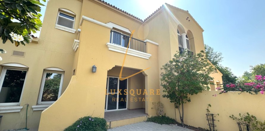 Villa in Arabian Ranches, Dubai, VAE: 2 Schlafzimmer, 208 m2 Nr. 685840