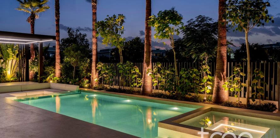 Villa à Tilal Al Ghaf, Dubai, EAU: 5 chambres, 527.41 m2 № 753728