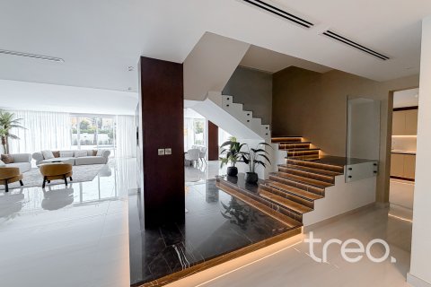 Villa te huur in Jumeirah Park, Dubai, VAE 5 slaapkamers, 435.62 vr.m., nr 753731 - foto 4