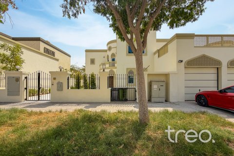 Villa te huur in Jumeirah Park, Dubai, VAE 5 slaapkamers, 435.62 vr.m., nr 753731 - foto 26