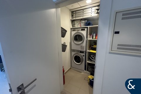 Apartmen di Palm Jumeirah, Dubai, UAE 2 bilik tidur, 137 meter persegi № 668132 - foto 4