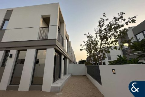 Kamienica do wynajęcia w Tilal Al Ghaf, Dubai, ZEA 4 sypialnie, 229 mkw., nr 668138 - zdjęcie 3