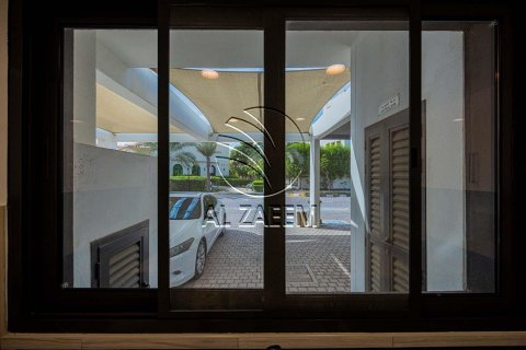 Shtëpi në qytet në Al Salam Street, Abu Dhabi, Emiratet e Bashkuara Arabe 5 dhoma gjumi, 424 m2. № 615464 - Foto 5