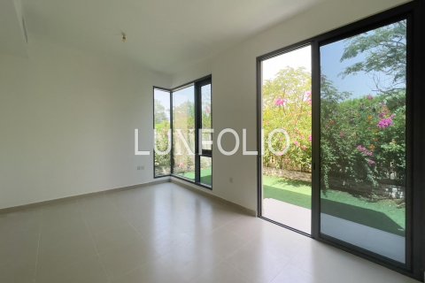 Townhouse in Dubai Hills Estate, Dubai, UAE 5 bedrooms, 298 sq.m. № 628227 - photo 2