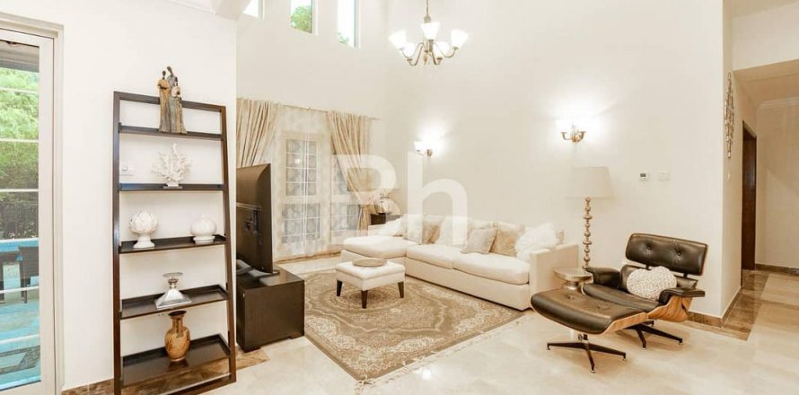 Вилла в Jumeirah Islands, Дубай, ОАЭ 4 спальни, 817м2 № 614685