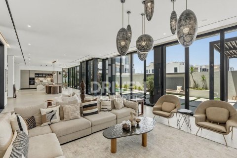 Vila u gradu Nadd Al Sheba, Dubai, UAE 5 spavaće sobe, 930.24 m2 Br. 744127 - Slika 5
