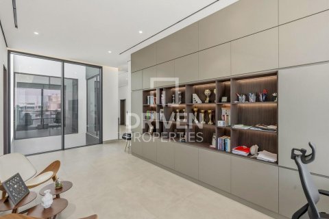 Vila u gradu Nadd Al Sheba, Dubai, UAE 5 spavaće sobe, 930.24 m2 Br. 744127 - Slika 10