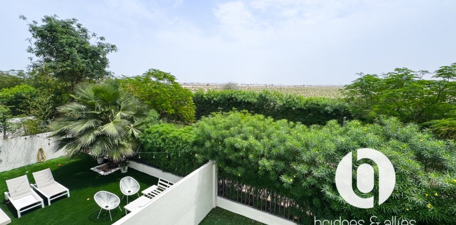 Villa in Dubai Hills Estate, UAE 4 bedrooms, 282 sq.m. № 707698
